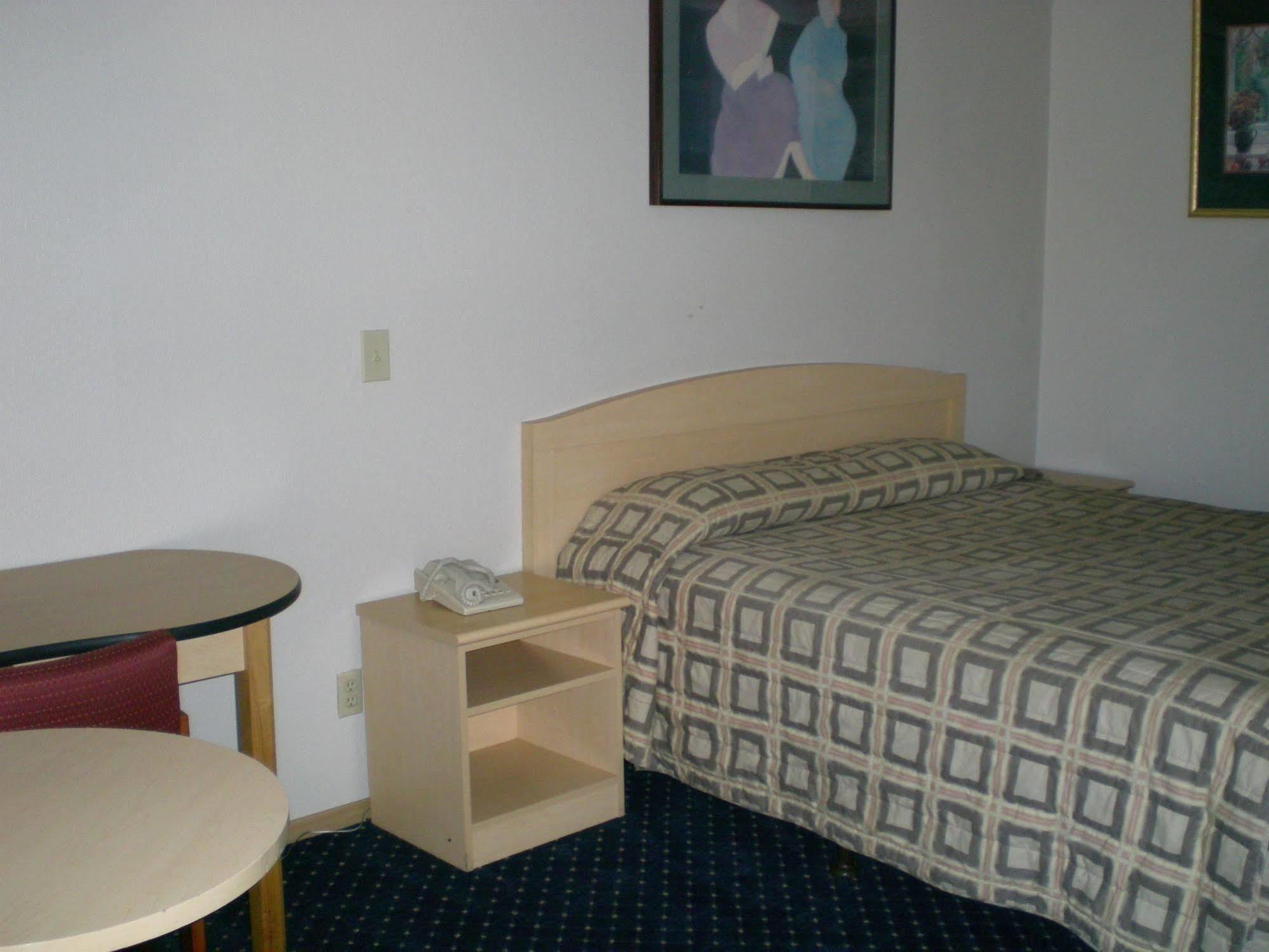 Crown Lodge Motel Oakland Habitación foto